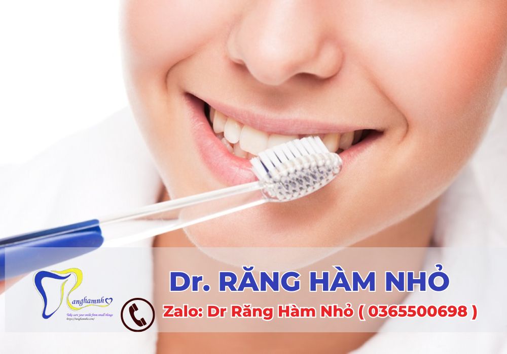 Tại Dr RĂNG HÀM NHỎ, dịch vụ khám và chăm sóc răng miệng cho người lớn tuổi được thực hiện bài bản với thiết bị hiện đại và bác sĩ chuyên khoa giàu kinh nghiệm.